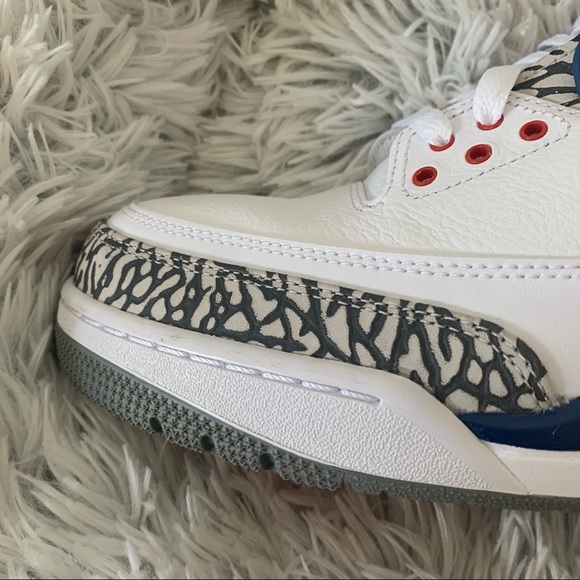 US13 - 2016 Jordan 5 "True Blue" w/OG box - Pre-owned (9.9 / 10 condition) - Picture 6 of 8